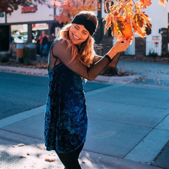 Royal blue crushed velvet dress - Picture 8 of 8